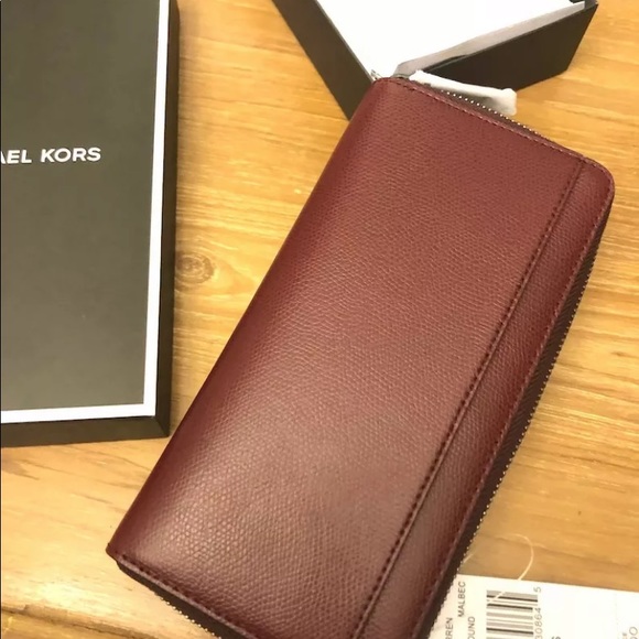 Michael kors Warren leather tech zip around wallet - Picture 2 of 5